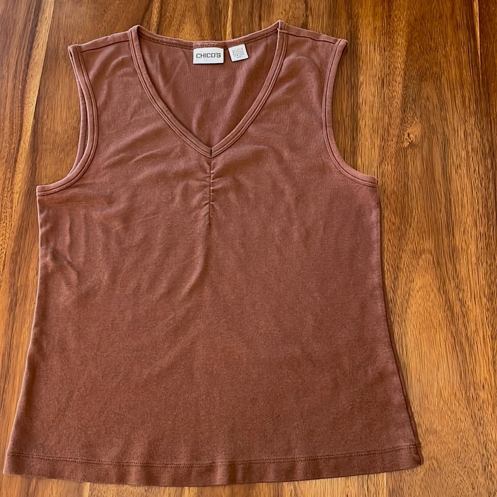 Chico’s sleeveless brown cotton v-neck top.